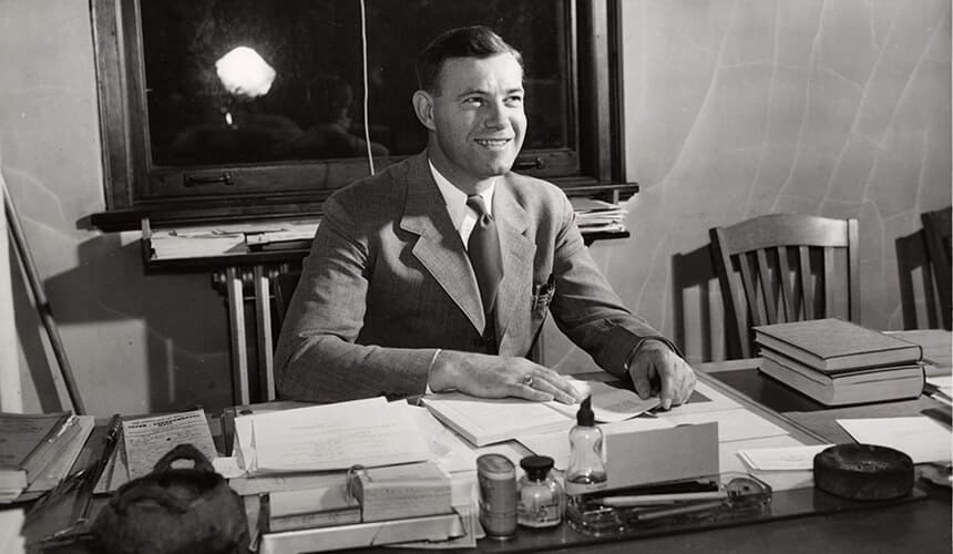 Henry Ahlgren at his desk.