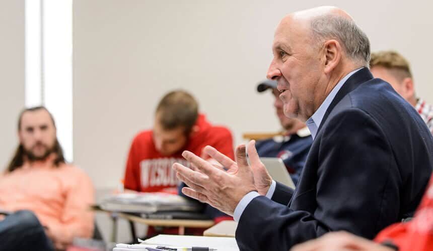 Wisconsin Governor Jim Doyle in classroom. (Image courtesy of University Communications, #20466.) Wisconsin Governor Jim Doyle in classroom.