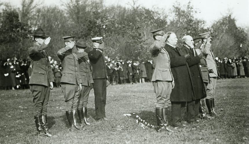 Former President William Howard Taft (front row, second from left), joins Van Hise in a visit to cadets in military training in 1918. (Image courtesy of the UW Archives, #S05391.) Former President William Howard Tafs with Charlse Van Hise visiting cadets during military training.