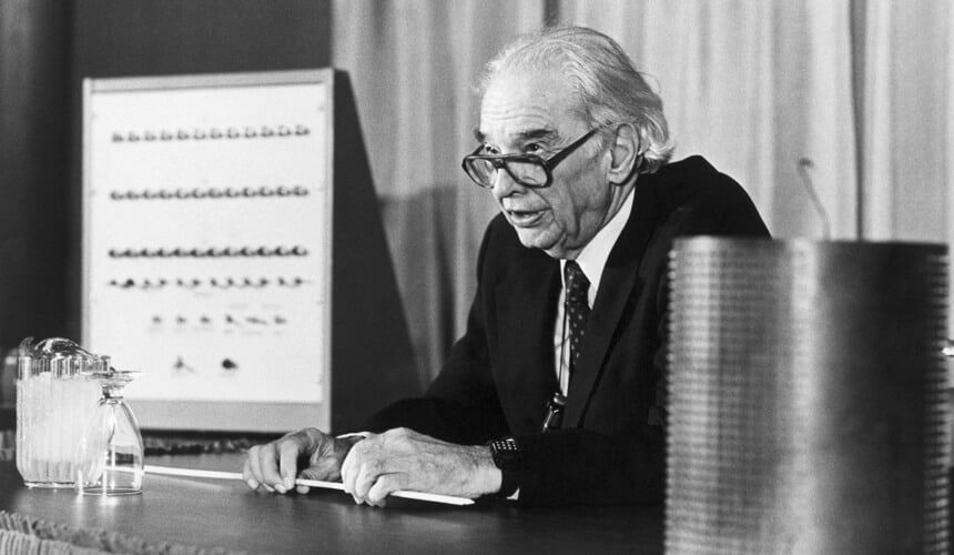 John Vincent Atanasoff at a press conference to commemorate the 10th anniversary of the court decision that officially recognized him as the developer of the first electronic digital computer. (Image courtesy of Getty Images/Bettmann.) John Vincent Atanasoff at a press conference to commemorate the 10th anniversary of the court decision that officially recognized him as the developer of the first electronic digital computer.