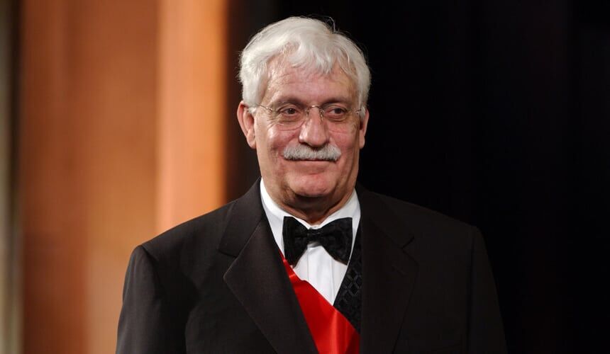 Dr. Damadian receiving an award.